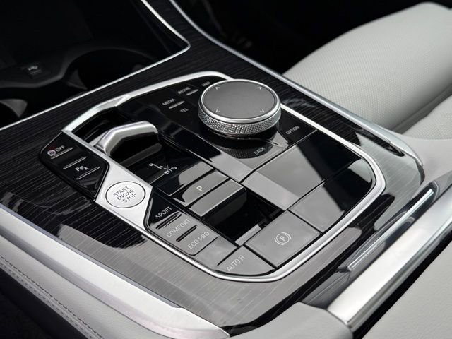 Used 2026 BMW X5 sDrive40i w/ M Sport Package image 28