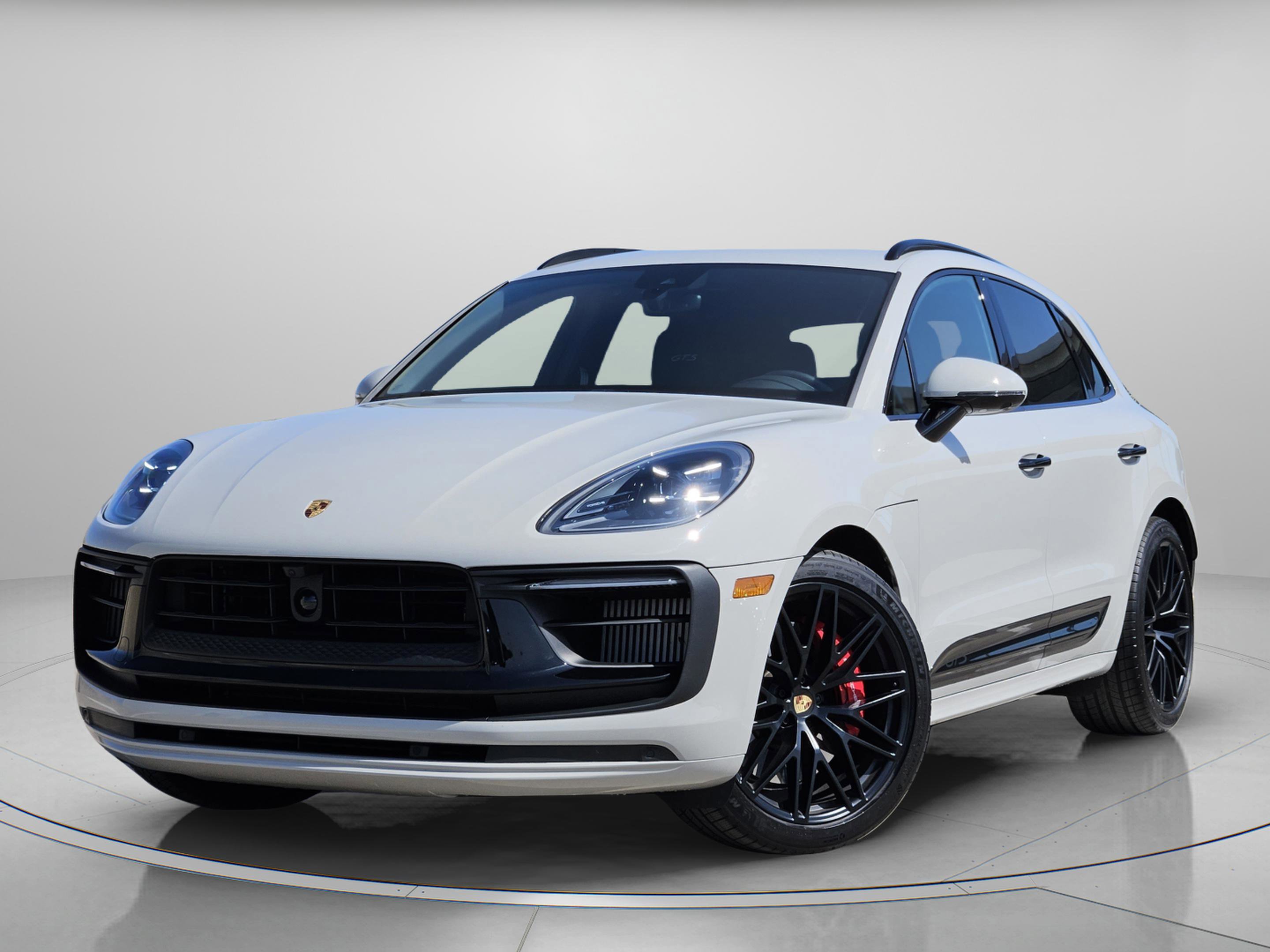 Certified 2024 Porsche Macan GTS image 1