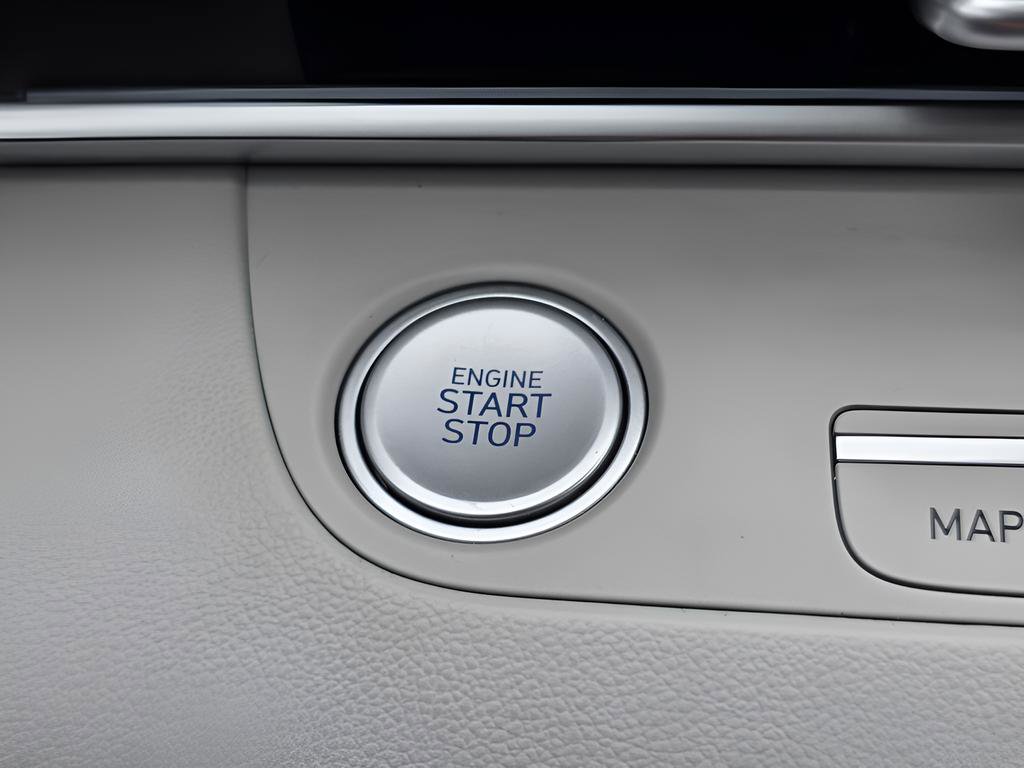 Used 2023 Hyundai Elantra Limited w/ Cargo Package image 28