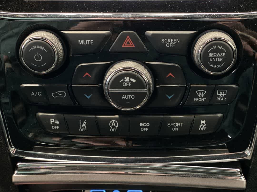 Used 2021 Jeep Grand Cherokee Freedom Edition AWD/4WD image 21