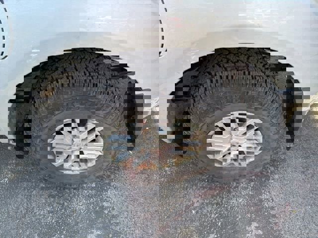 Used 2018 Nissan Frontier SV image 17