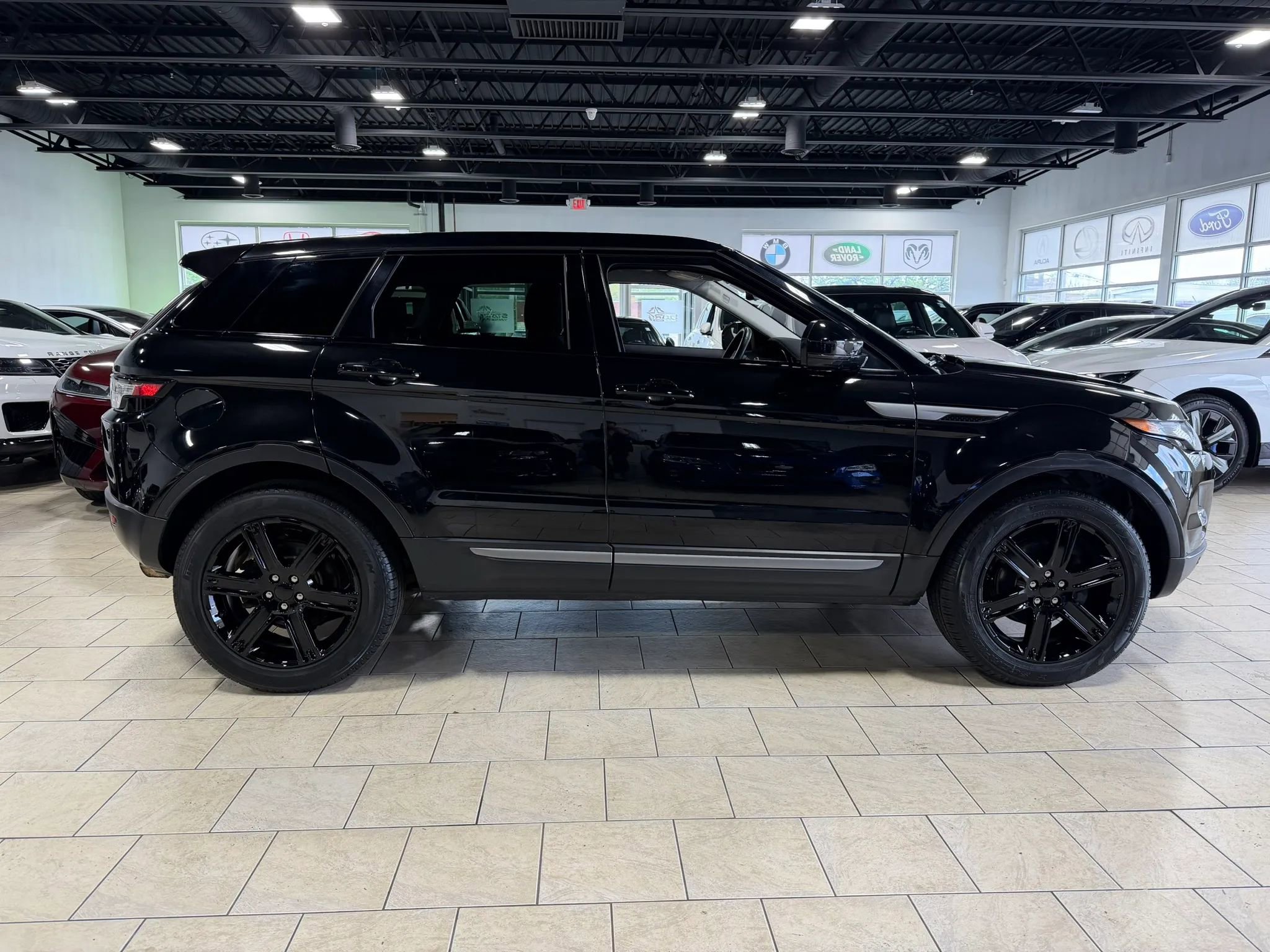 Used 2015 Land Rover Range Rover Evoque Pure Plus AWD/4WD image 25