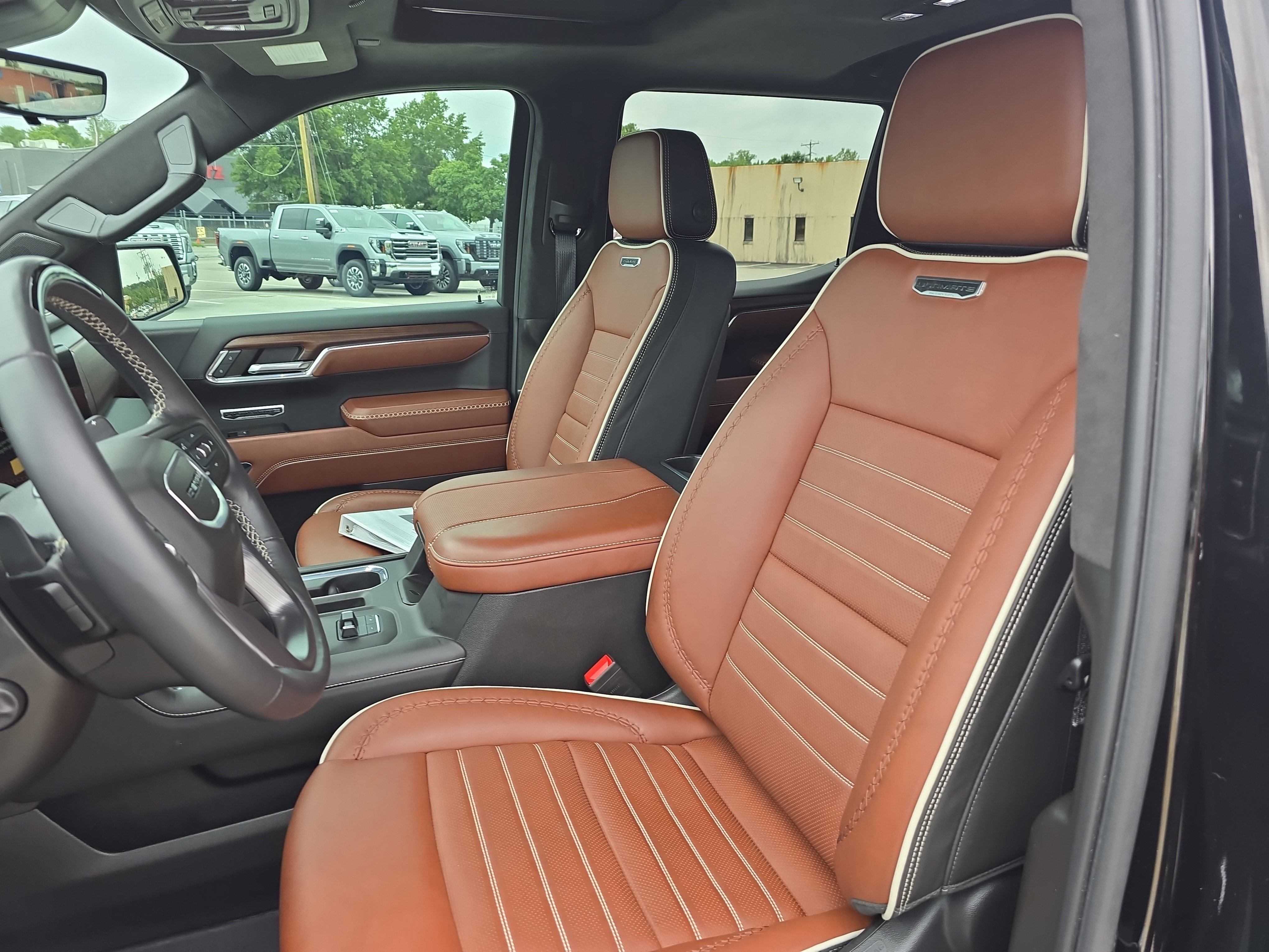 Used 2024 GMC Sierra 1500 Denali Ultimate AWD/4WD image 16