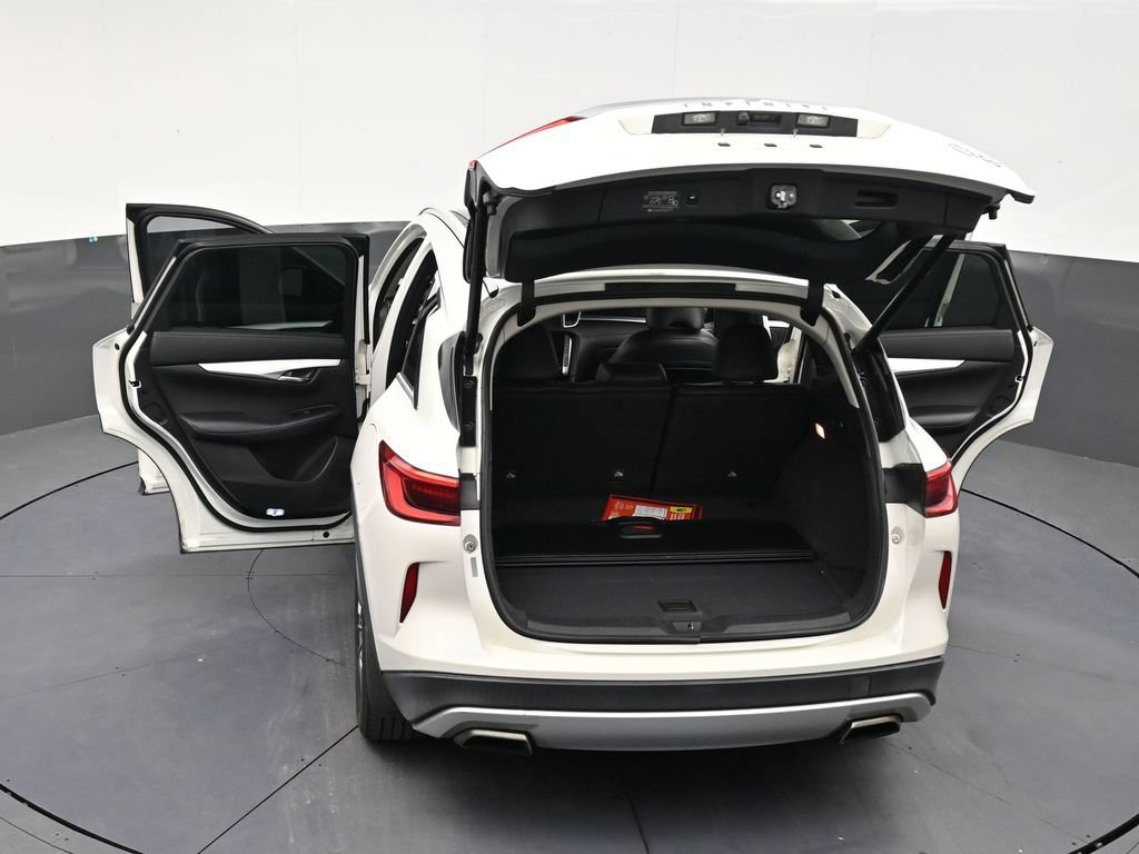 Used 2019 INFINITI QX50 Luxe w/ Navigation Package FWD image 31
