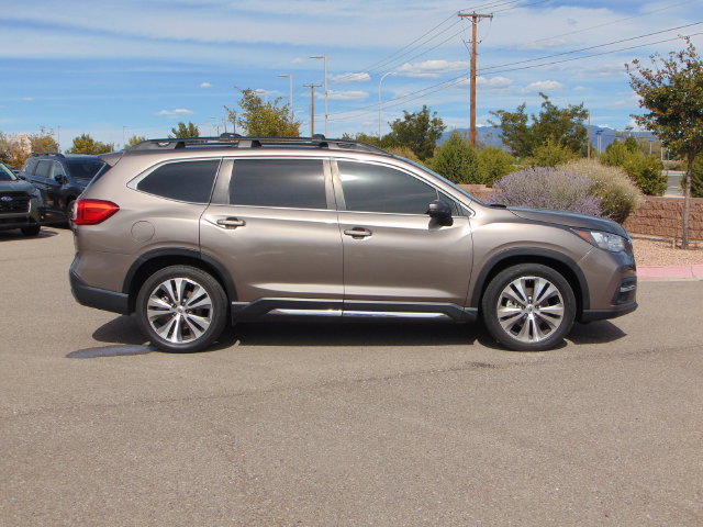 Certified 2022 Subaru Ascent Limited w/ Technology Package AWD/4WD image 3