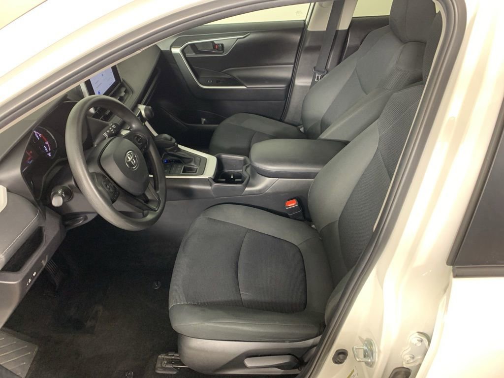 Used 2024 Toyota RAV4 LE image 28