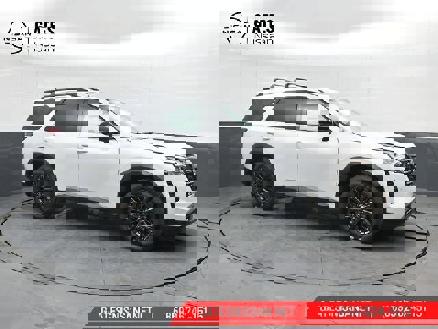 New 2026 Nissan Pathfinder SL image 1