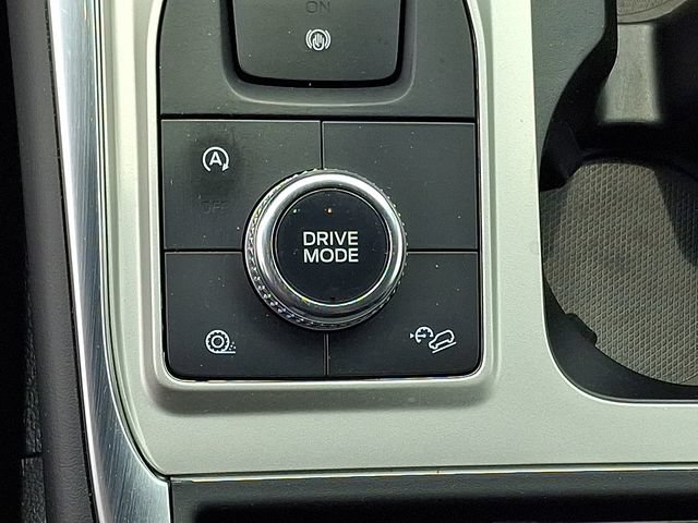Used 2021 Ford Explorer Limited w/ Equipment Group 301A AWD/4WD image 21