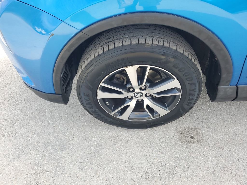 Used 2016 Toyota RAV4 XLE image 17