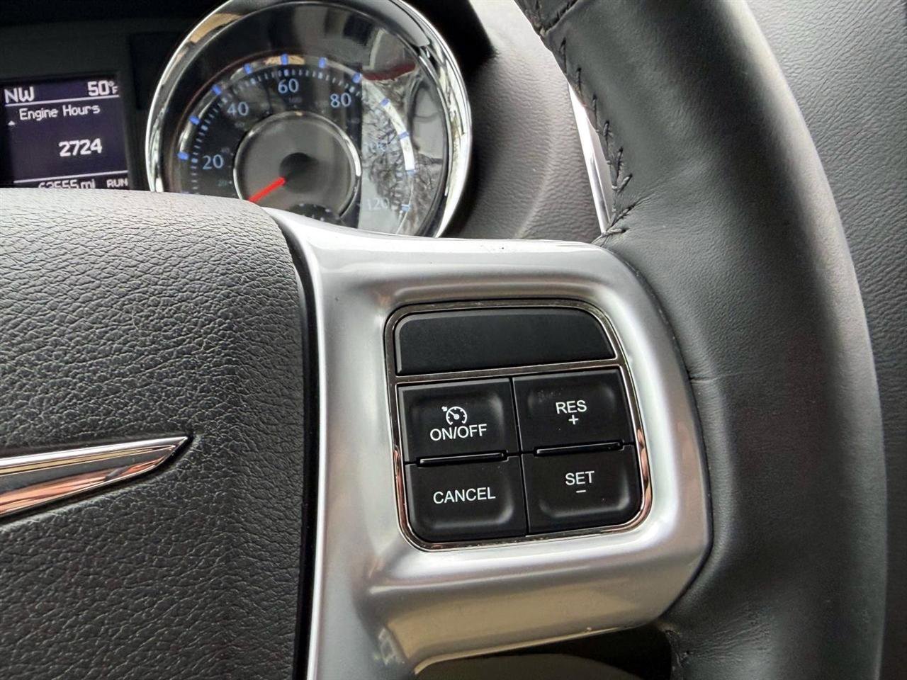Used 2013 Chrysler Town & Country Touring-L w/ Driver Convenience Group FWD image 26