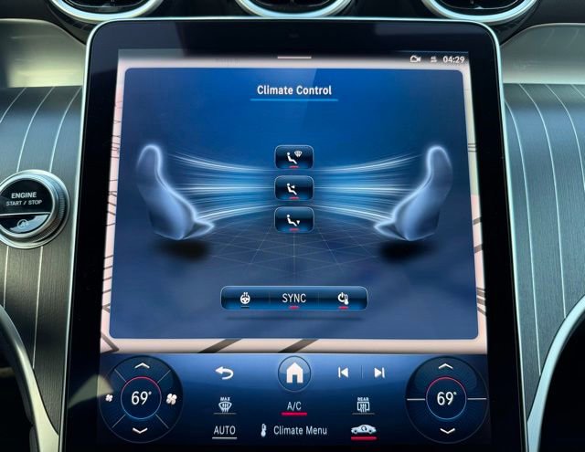 Used 2024 Mercedes-Benz GLC 300 4MATIC image 24