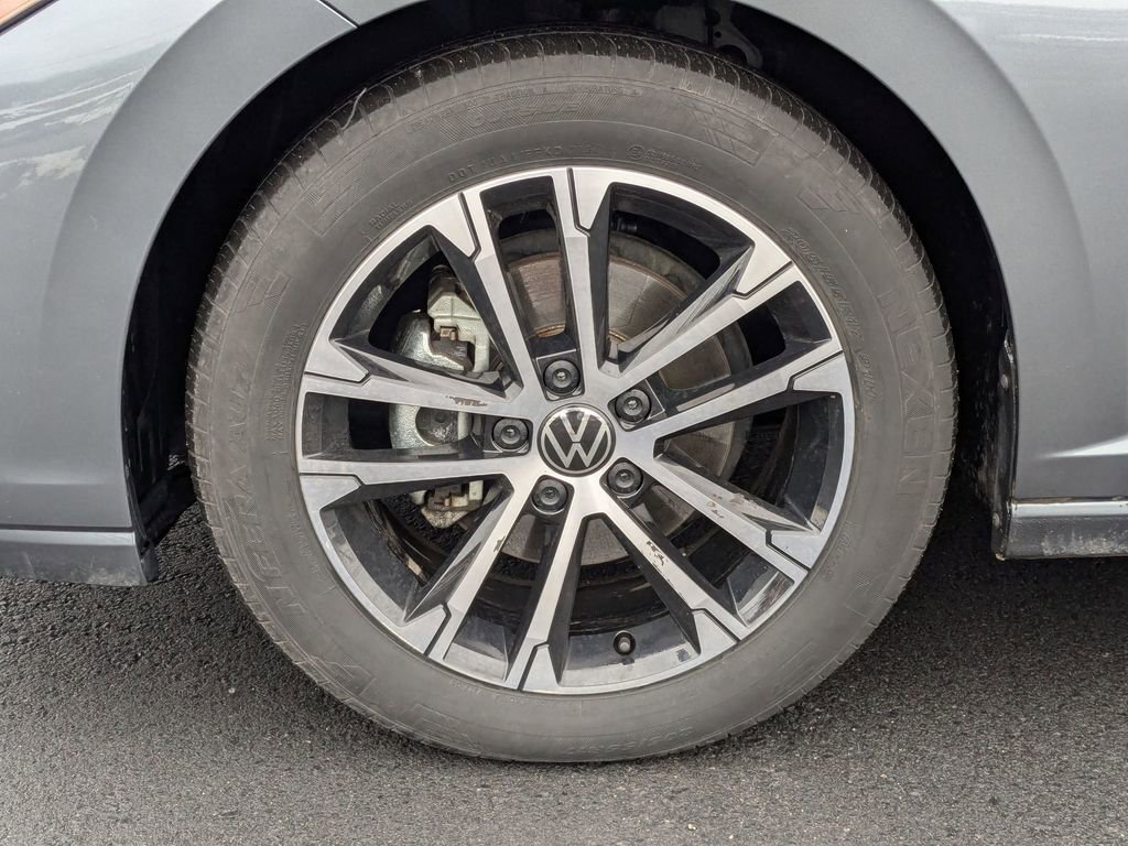 Used 2025 Volkswagen Jetta Sport image 11