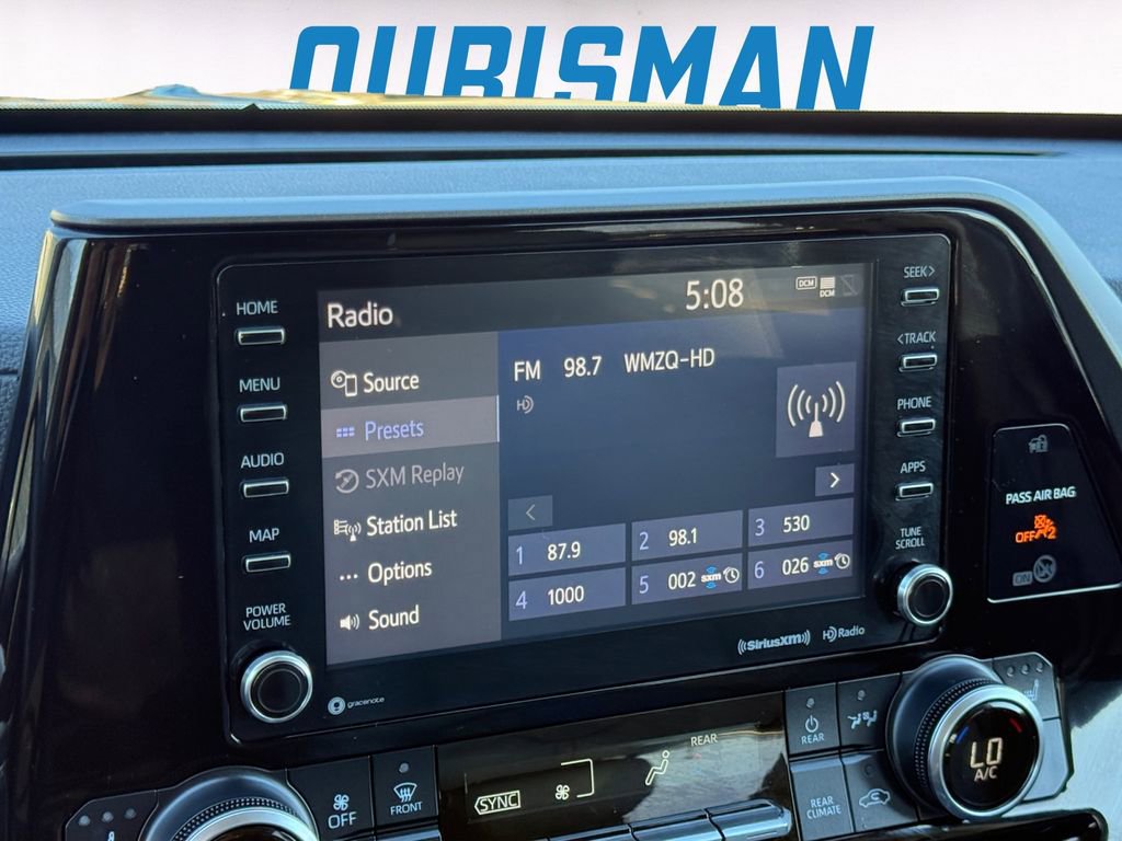 Used 2022 Toyota Highlander XLE image 14