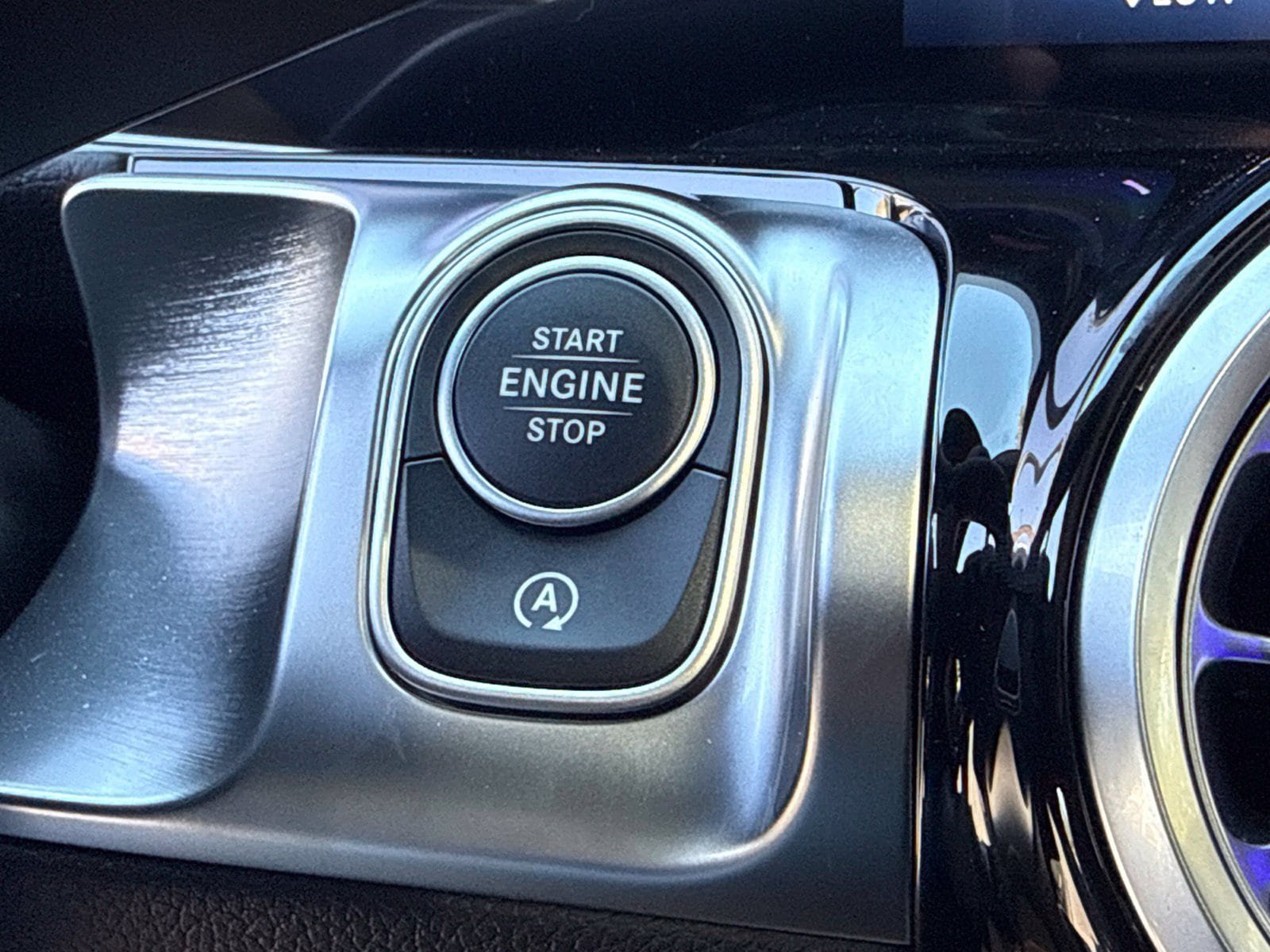 New 2026 Mercedes-Benz GLB 250 4MATIC image 26