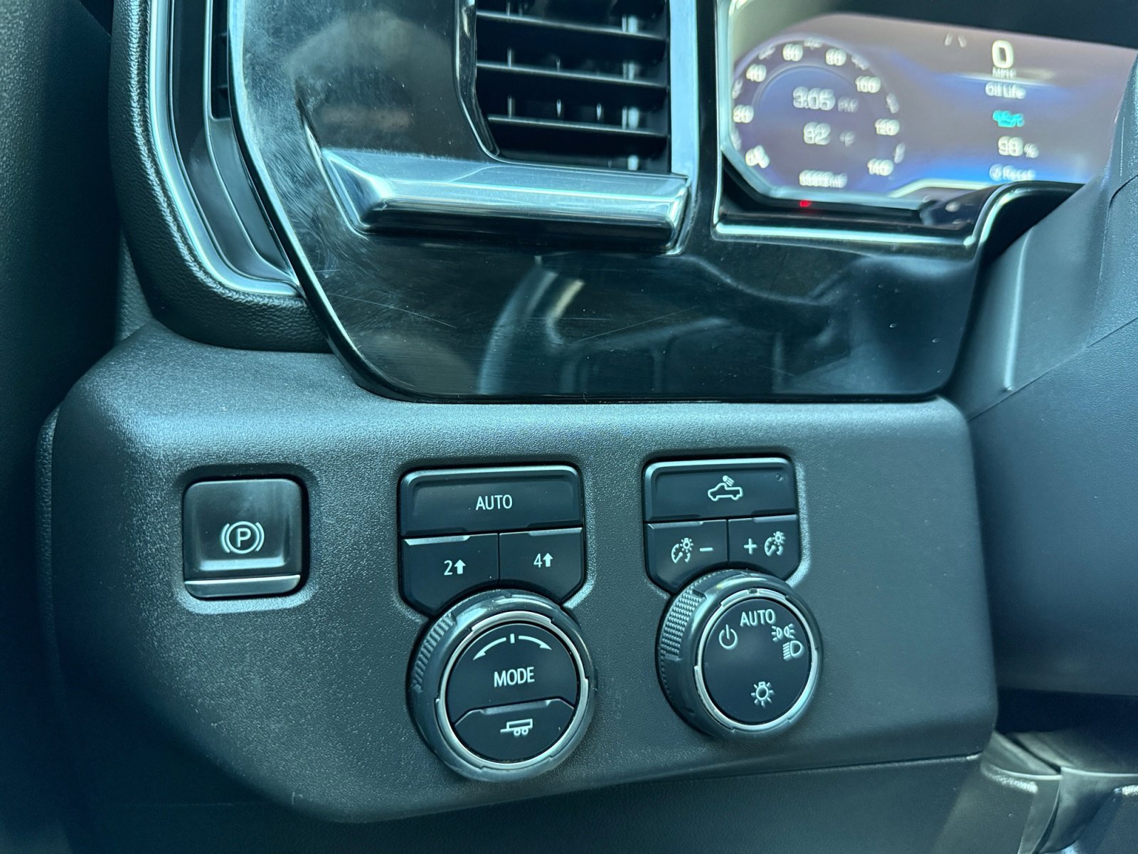 Used 2023 Chevrolet Silverado 1500 LT w/ Protection Package AWD/4WD image 22