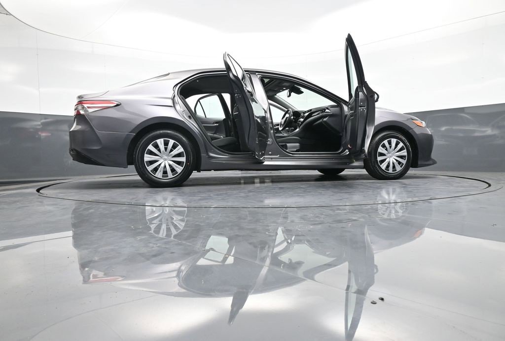 Certified 2019 Toyota Camry LE image 48