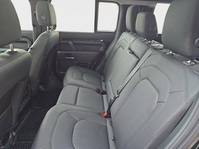 Used 2025 Land Rover Defender 110 S image 16