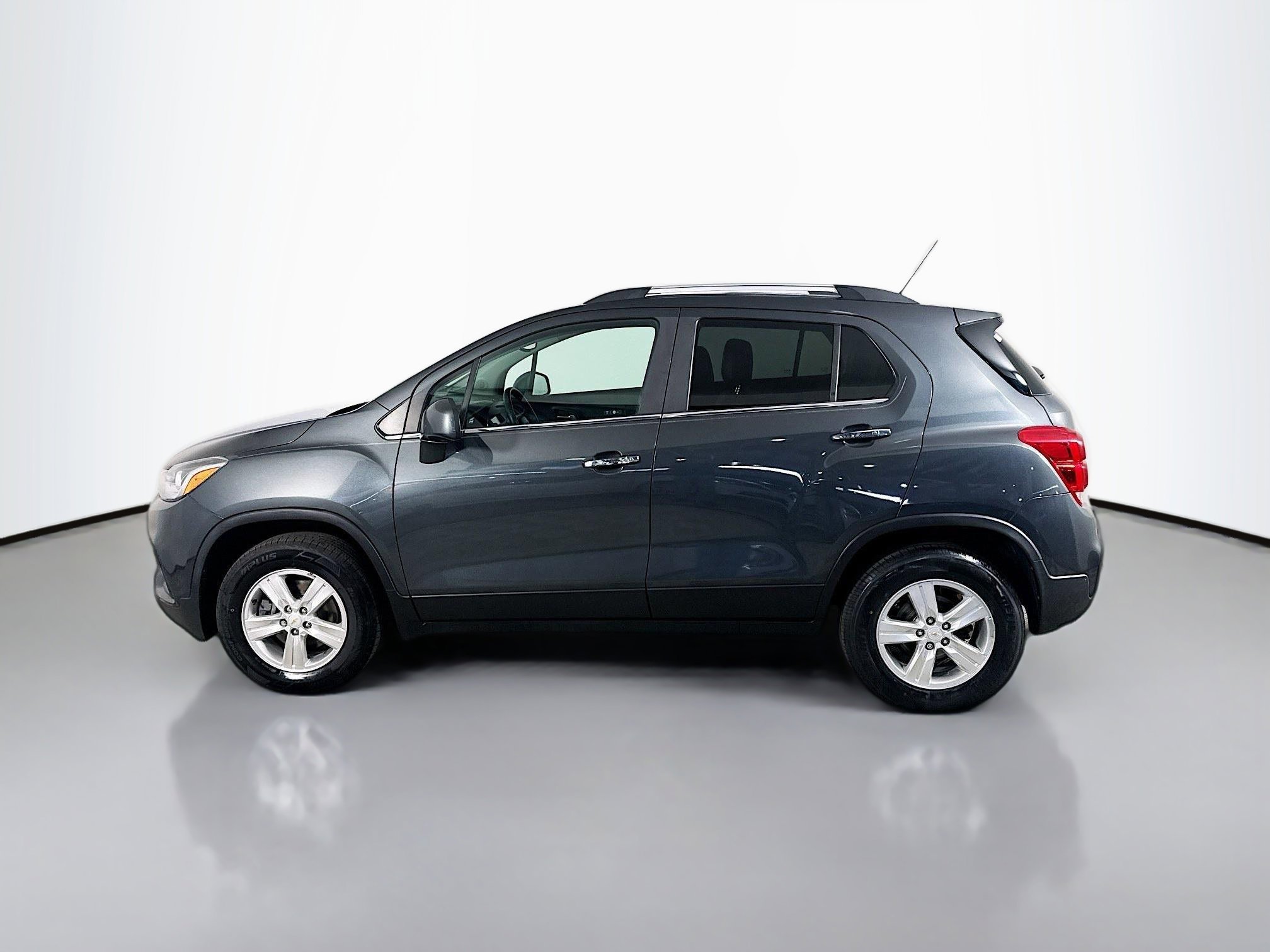 Used 2017 Chevrolet Trax LT w/ LT Convenience Package image 6