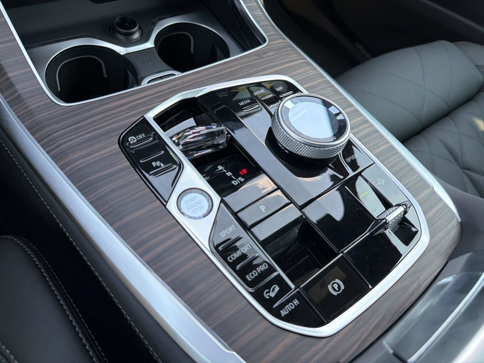 New 2027 BMW X7 xDrive40i w/ Executive Package AWD/4WD image 16