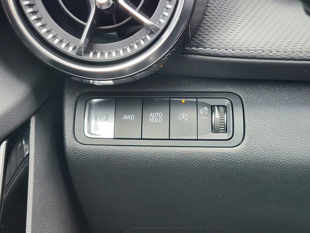 Used 2025 Chevrolet Equinox LT w/ Safety and Technology Package image 22