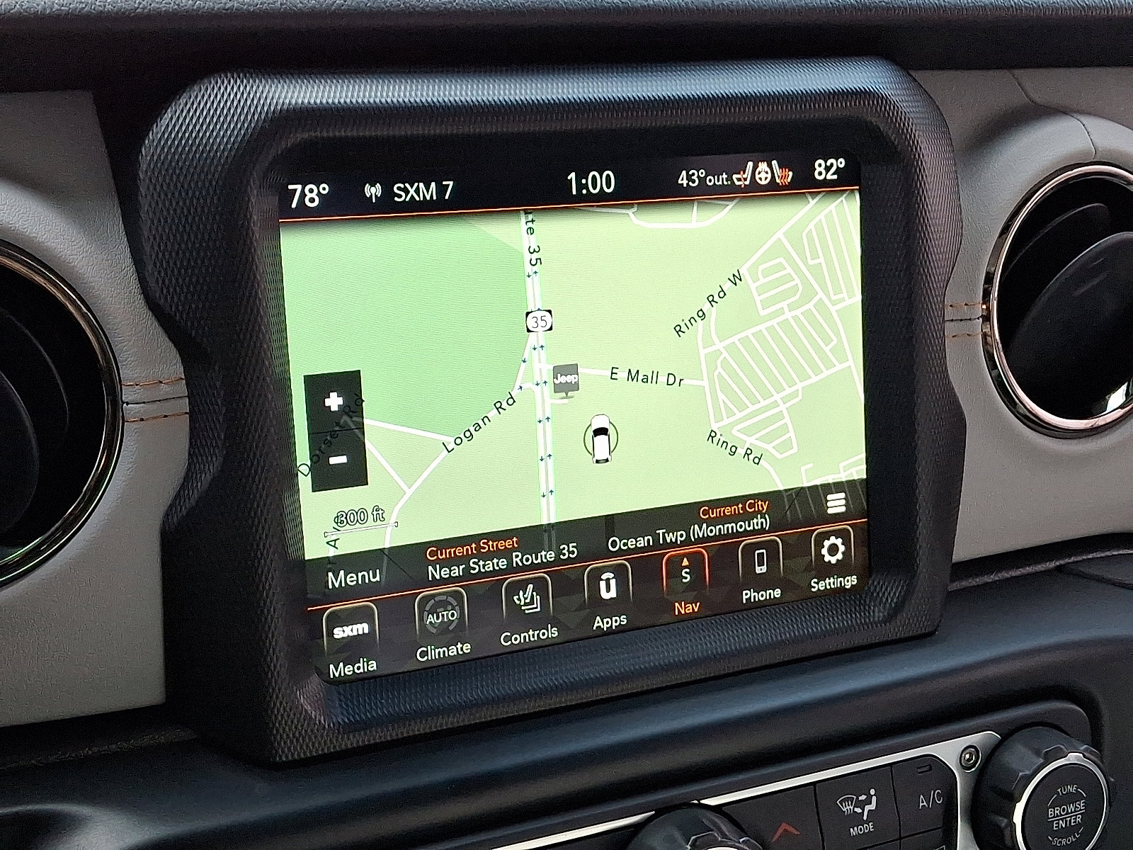 Certified 2022 Jeep Gladiator Overland AWD/4WD image 17