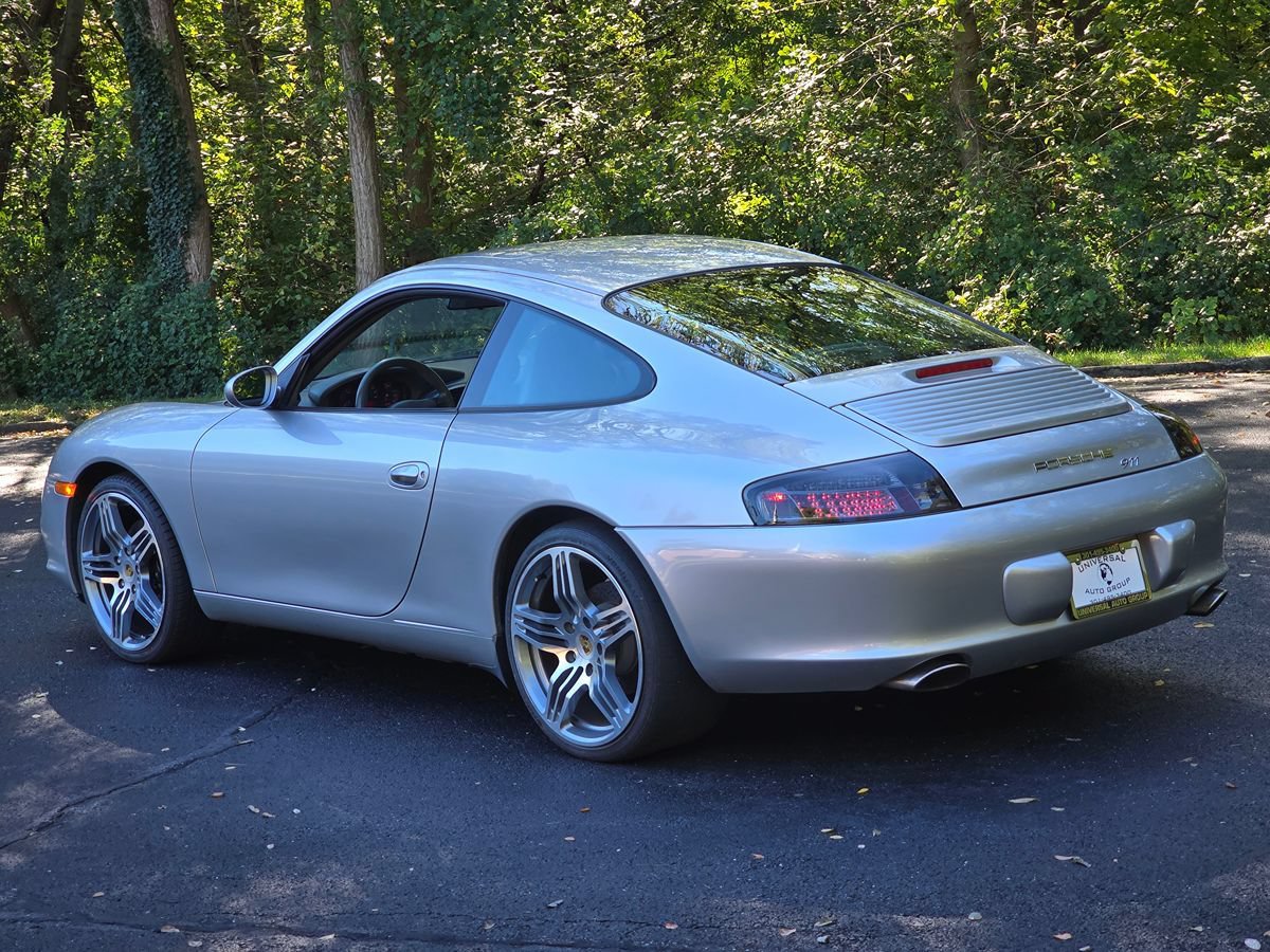 Used 2004 Porsche 911 Carrera 4S AWD/4WD image 3