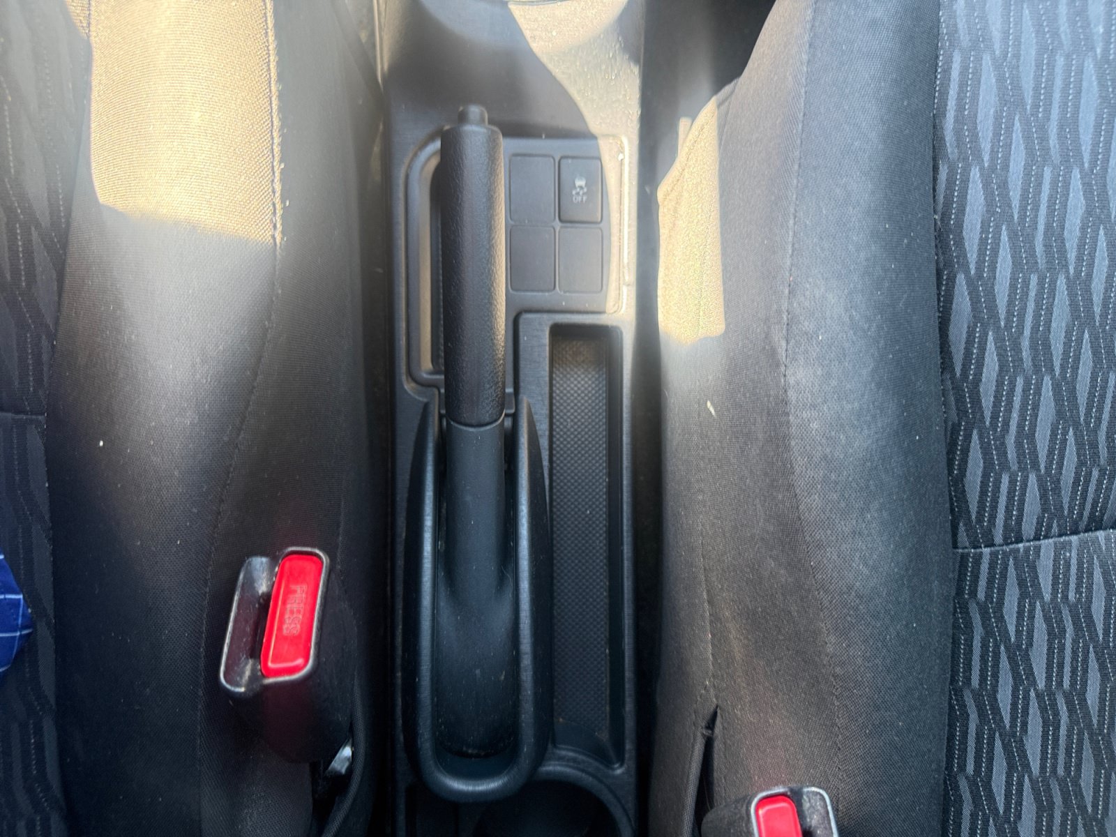 Used 2014 Toyota Yaris L FWD image 25