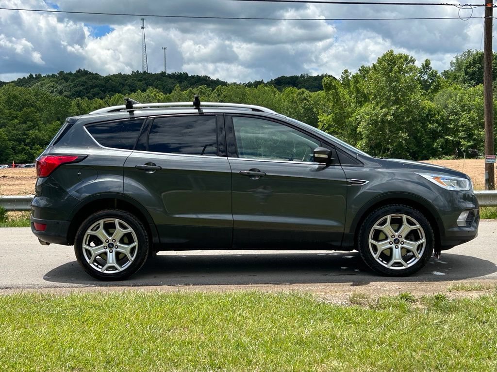 Used 2019 Ford Escape Titanium FWD image 3