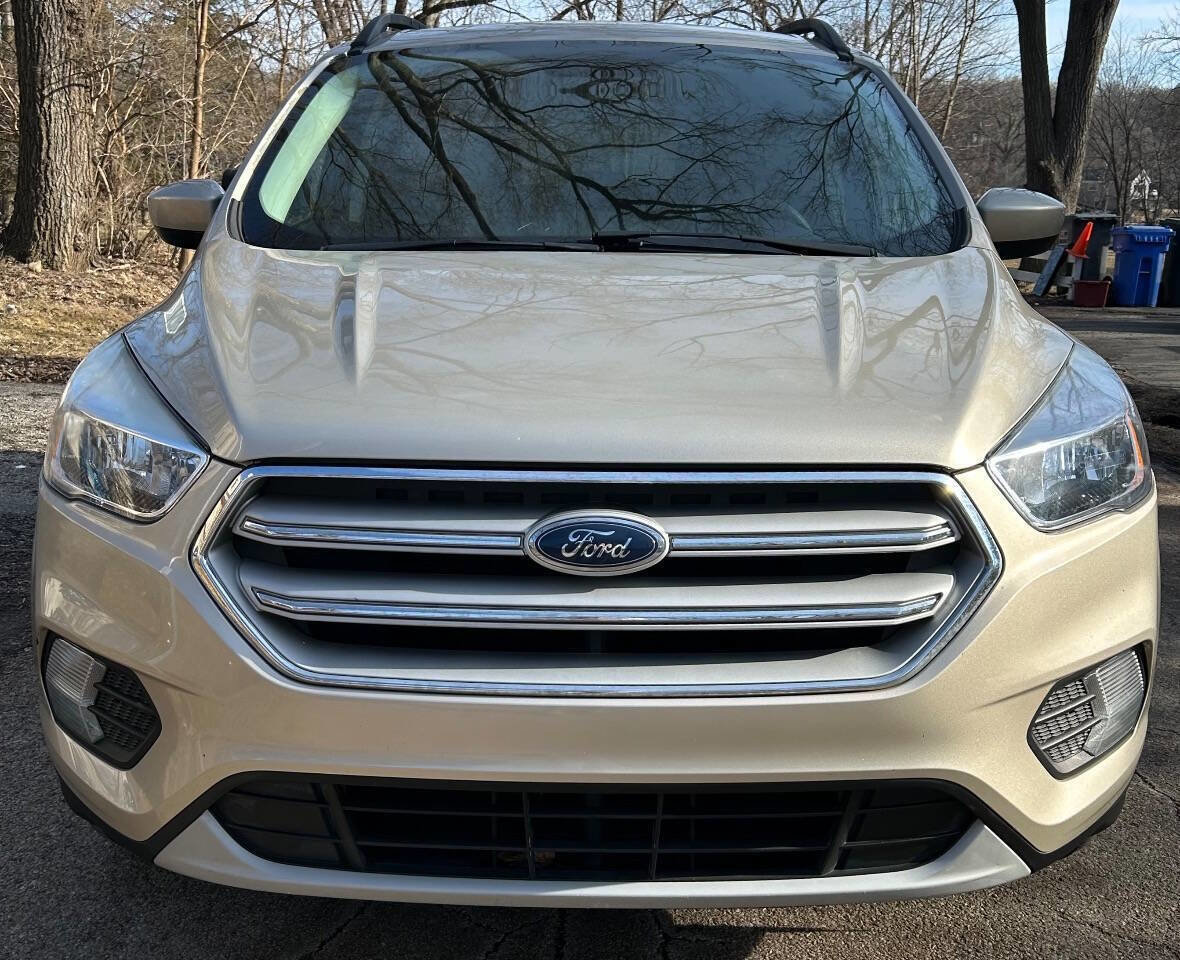 Used 2018 Ford Escape SE image 3