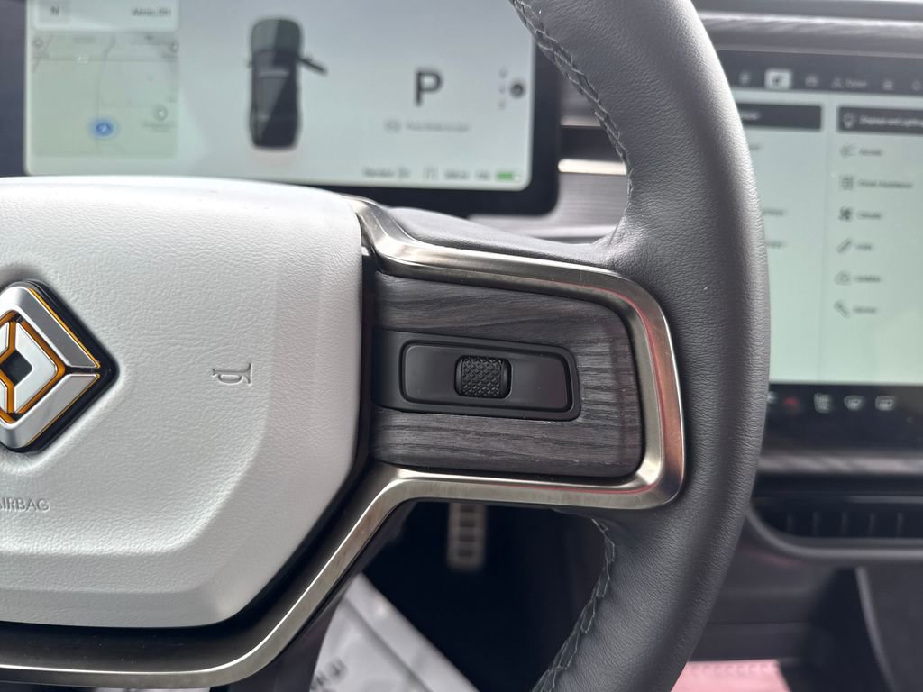 Used 2023 Rivian R1S Adventure AWD/4WD image 20