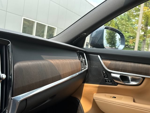 Certified 2025 Volvo V90 B6 Cross Country Ultra AWD/4WD image 18