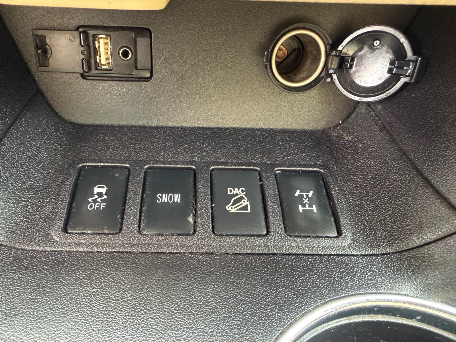 Used 2016 Toyota Highlander Plus AWD/4WD image 28