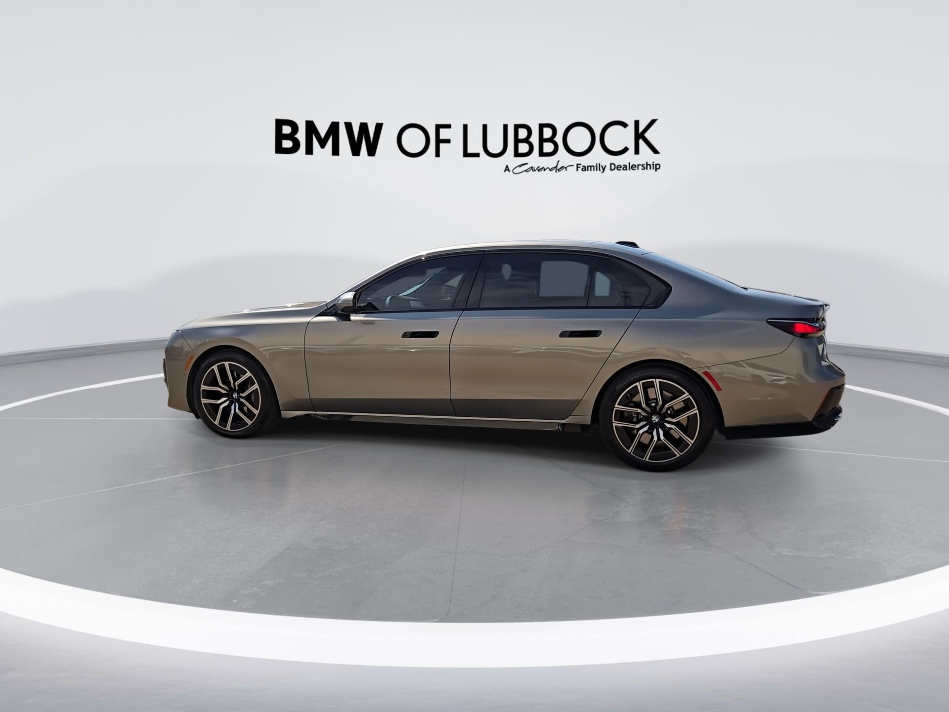 Used 2023 BMW 760i xDrive AWD/4WD image 6
