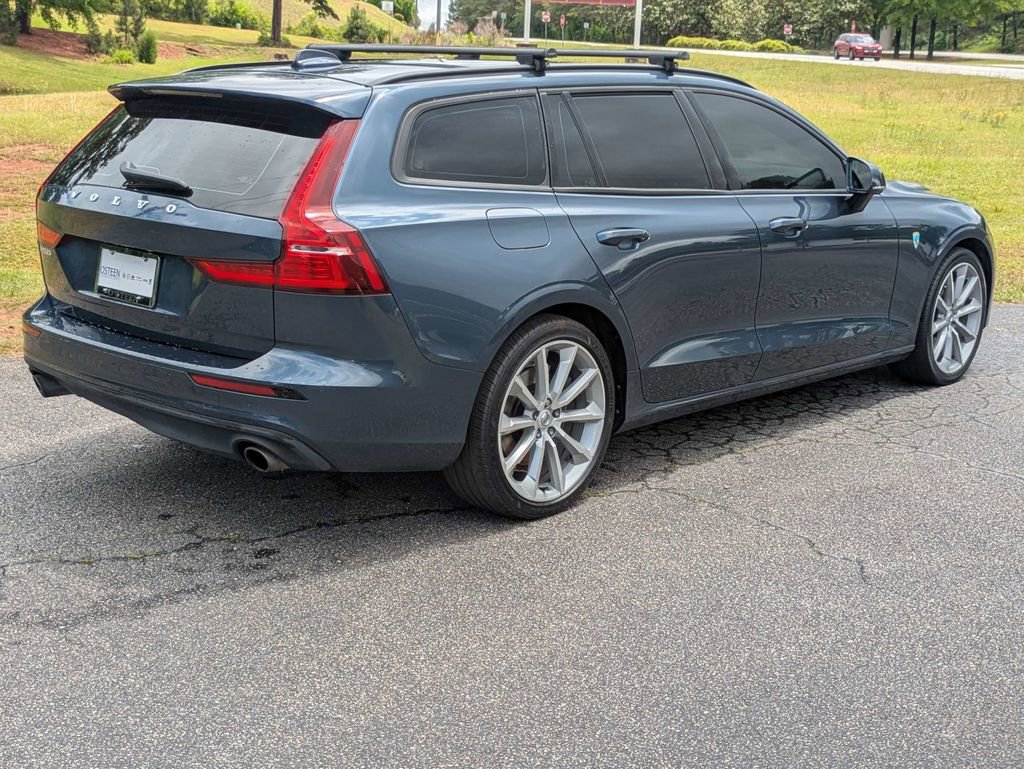 Used 2020 Volvo V60 T5 Momentum FWD image 6