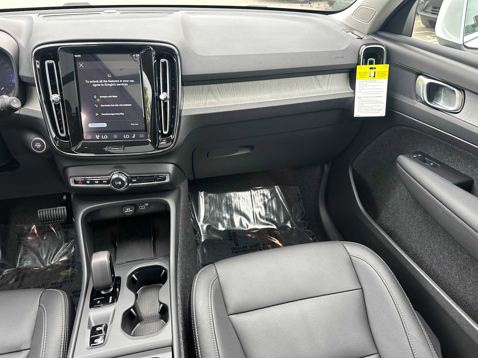 Used 2025 Volvo XC40 B5 Core w/ Protection Package Premier AWD/4WD image 18