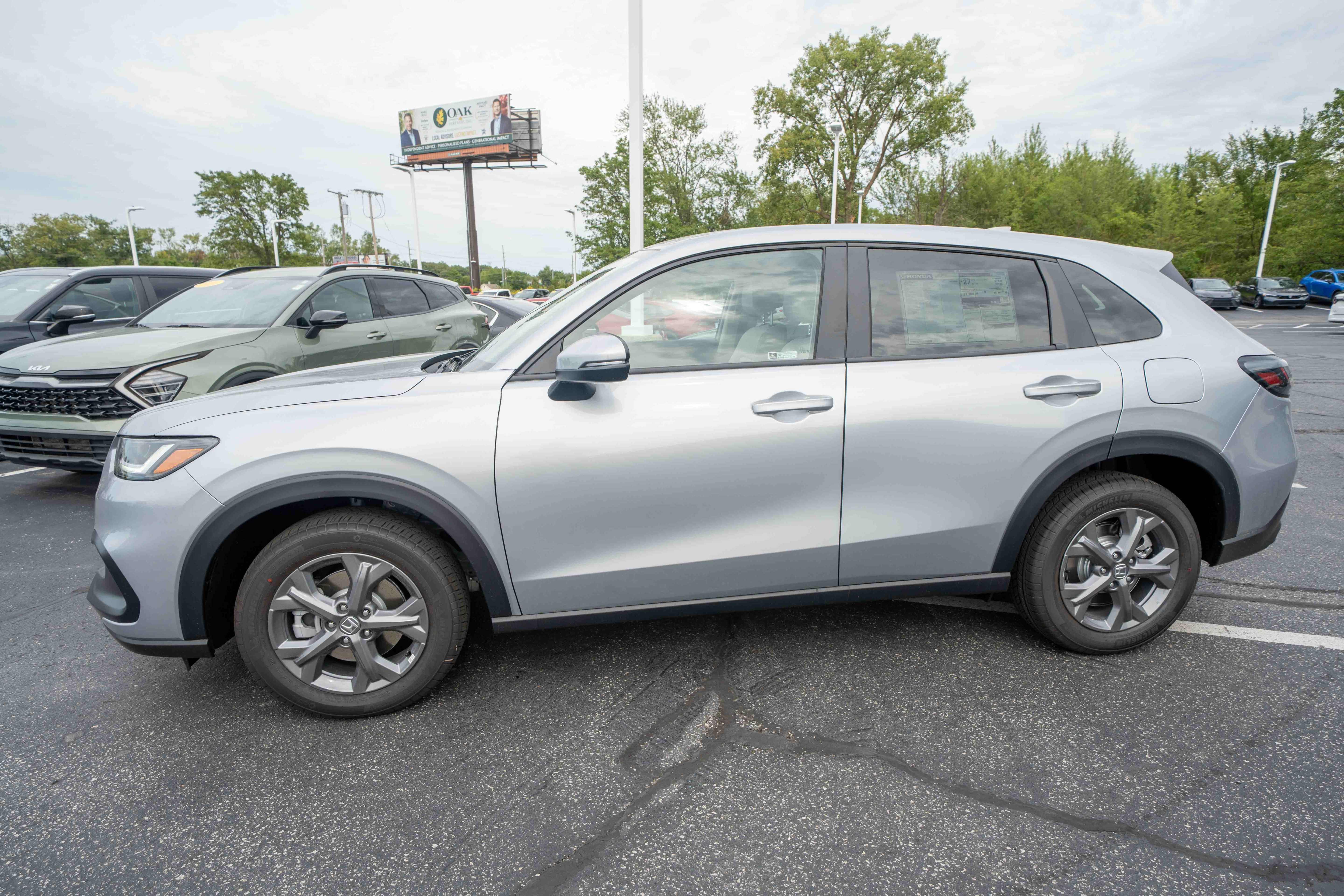 New 2027 Honda HR-V LX image 3