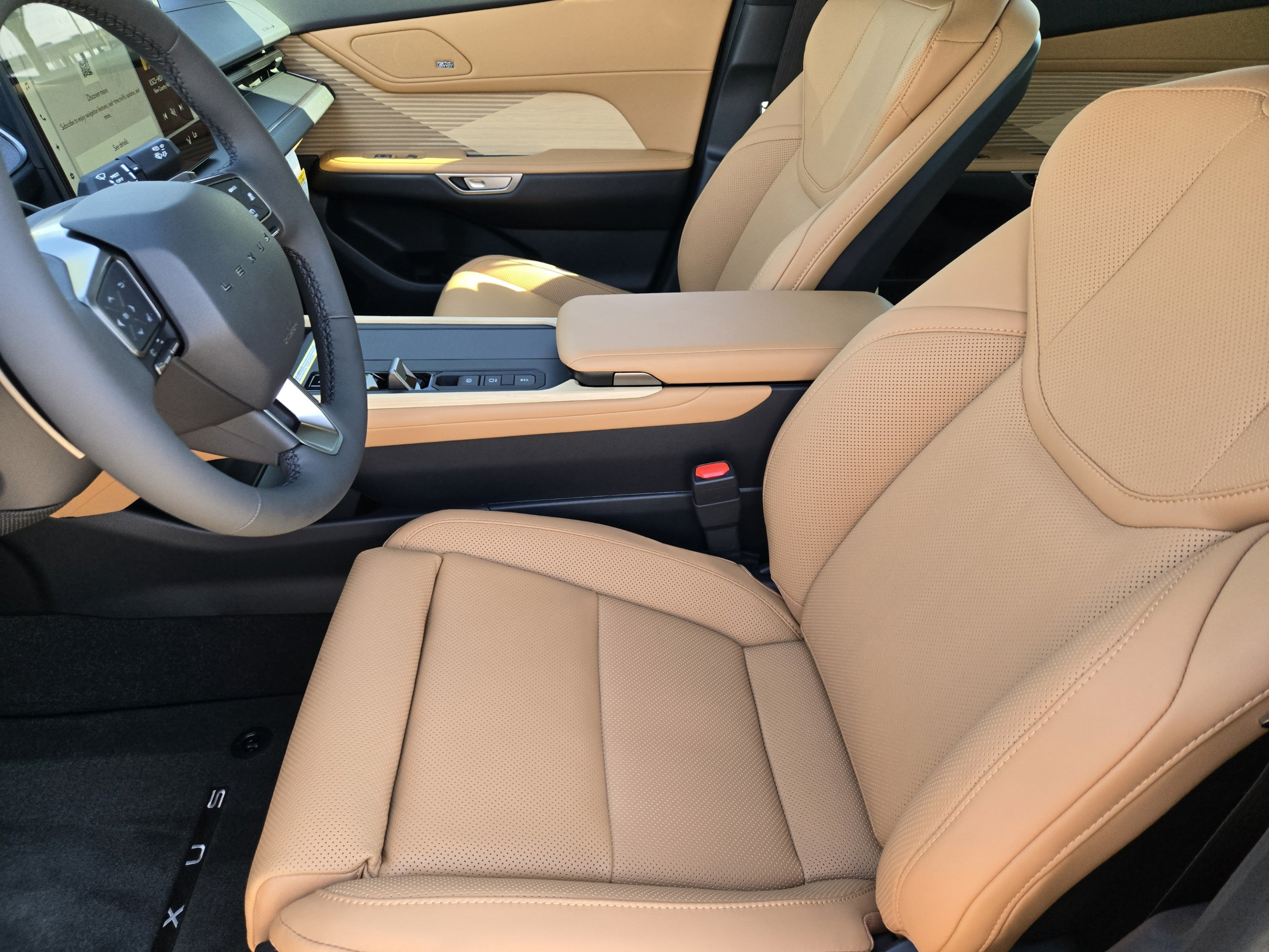 New 2026 Lexus ES 350e w/ Cold Area Package FWD image 5