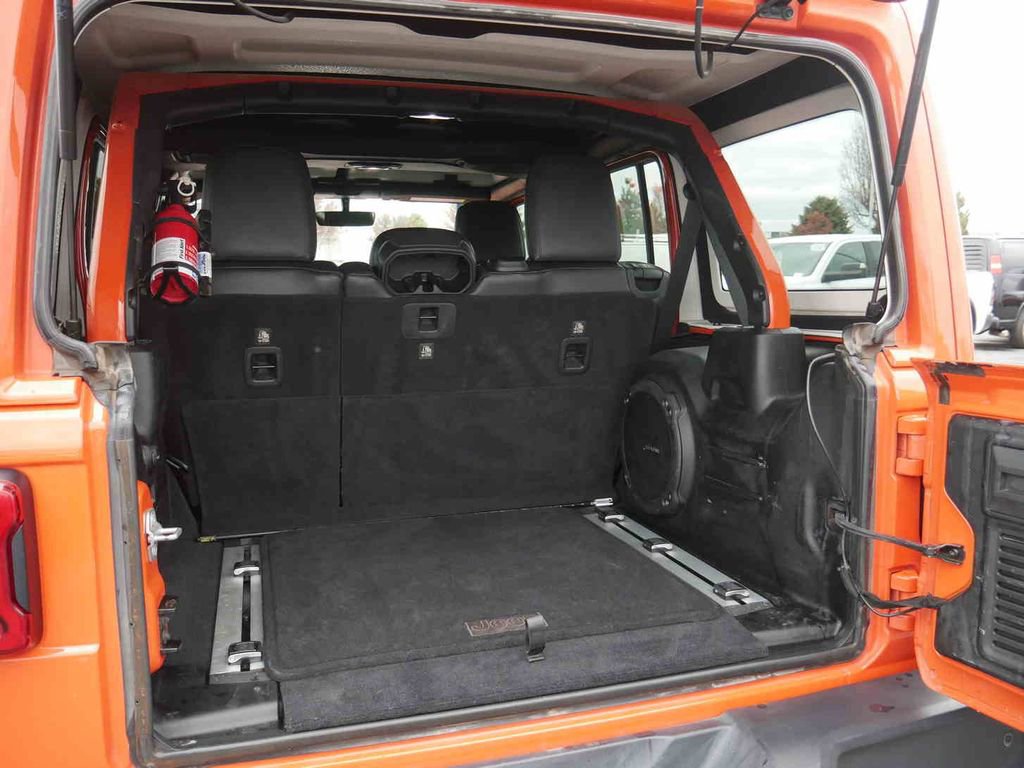 Used 2018 Jeep Wrangler Unlimited Rubicon image 9
