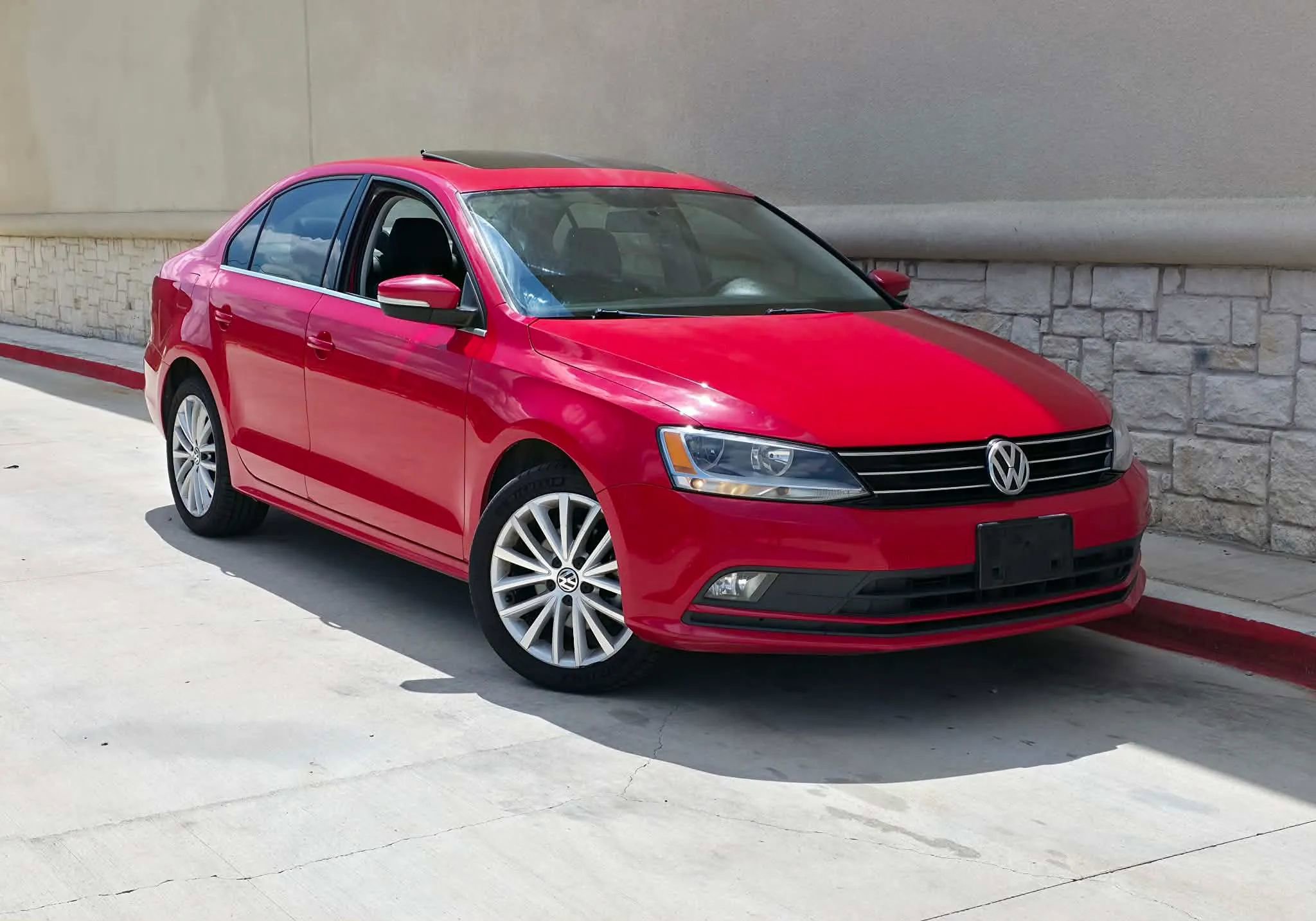 Used 2015 Volkswagen Jetta SE FWD image 1