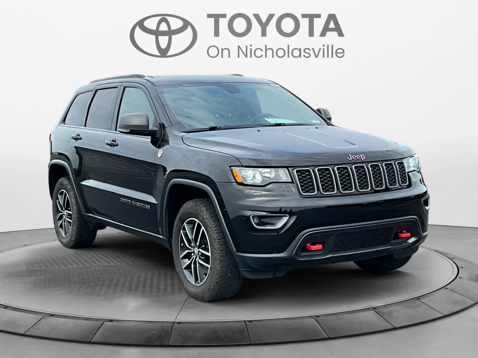 Used 2017 Jeep Grand Cherokee Trailhawk AWD/4WD image 7