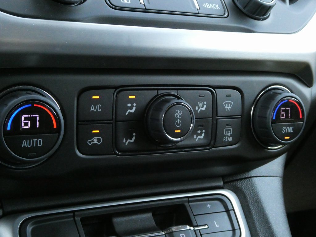 Certified 2023 GMC Acadia SLE w/ Driver Convenience Package image 13