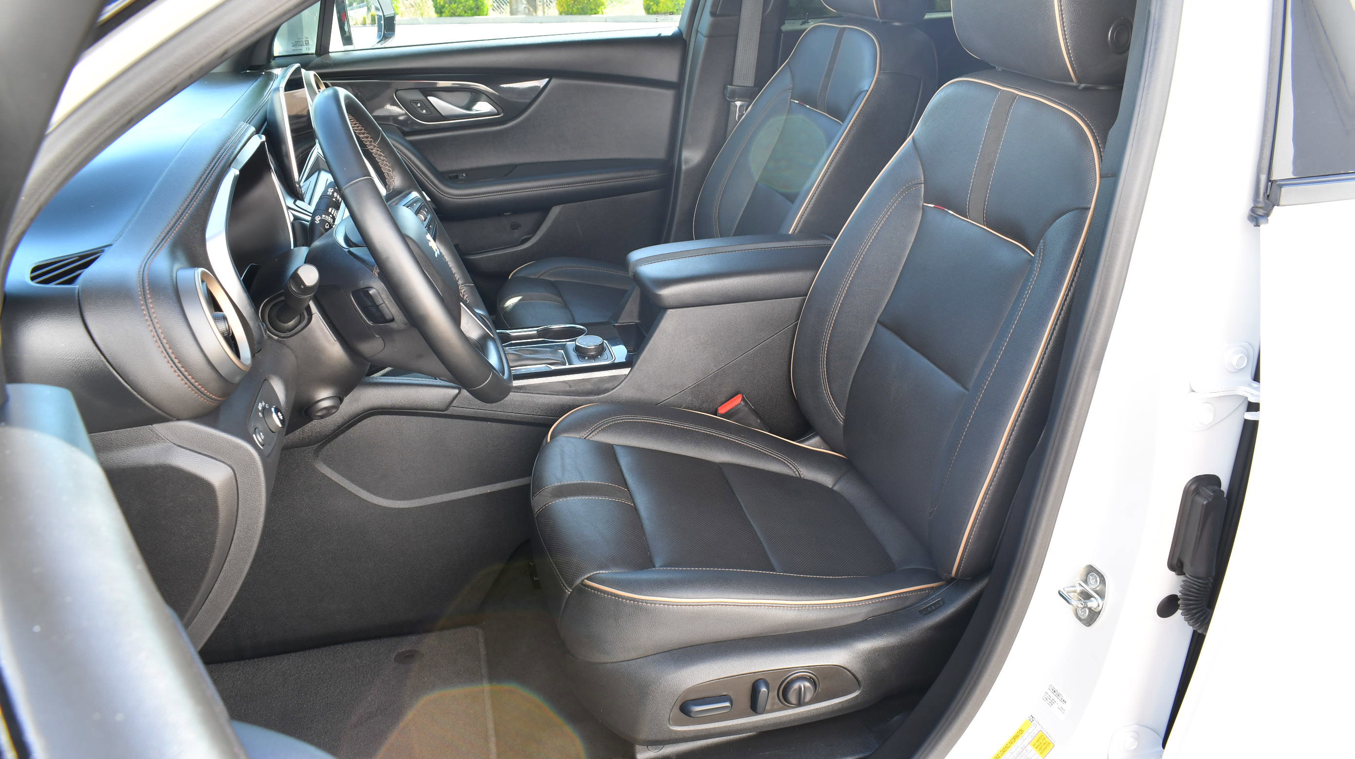 Used 2023 Chevrolet Blazer Premier w/ Driver Confidence II Package FWD image 24