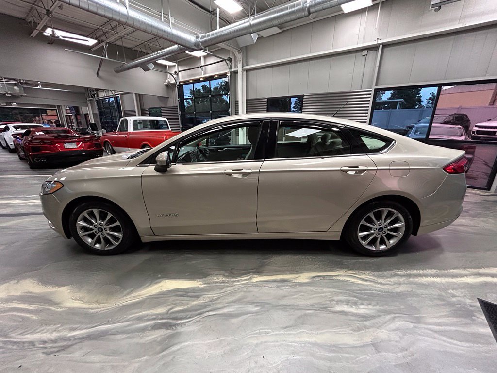 Used 2017 Ford Fusion SE FWD image 31