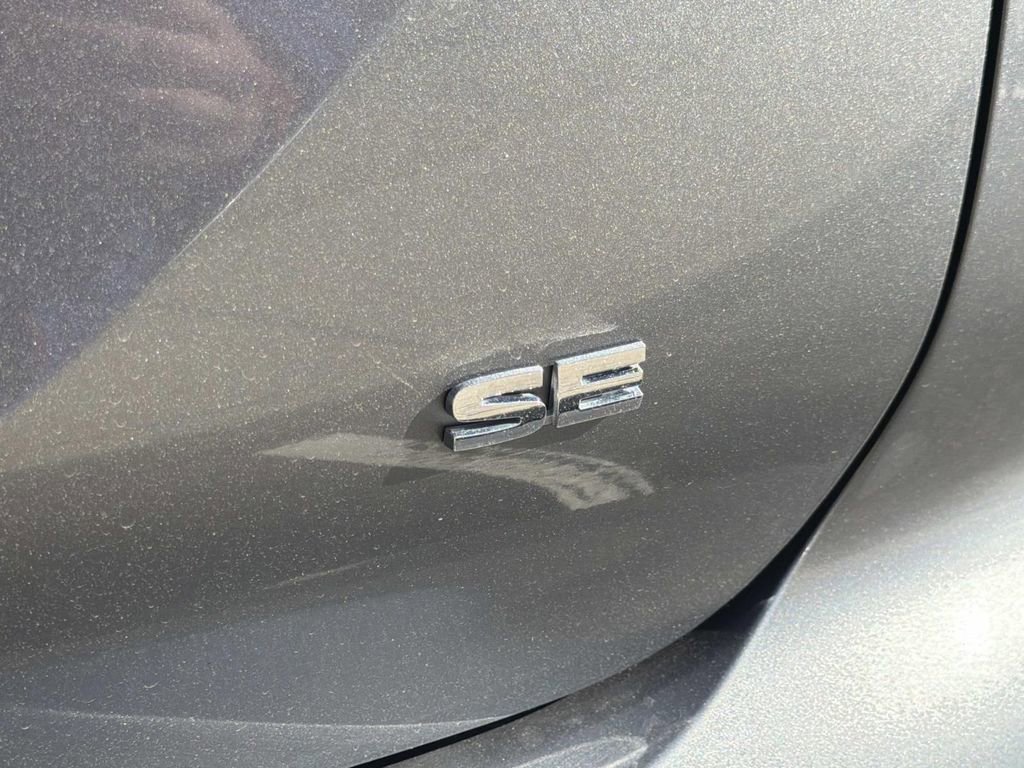 Used 2024 Mitsubishi Outlander SE image 13