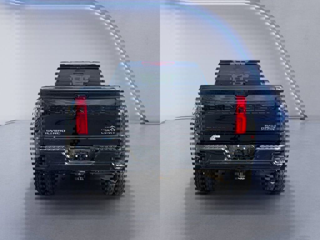 Used 2023 Chevrolet Silverado 3500 High Country w/ Snow Plow Prep/Camper Package image 4