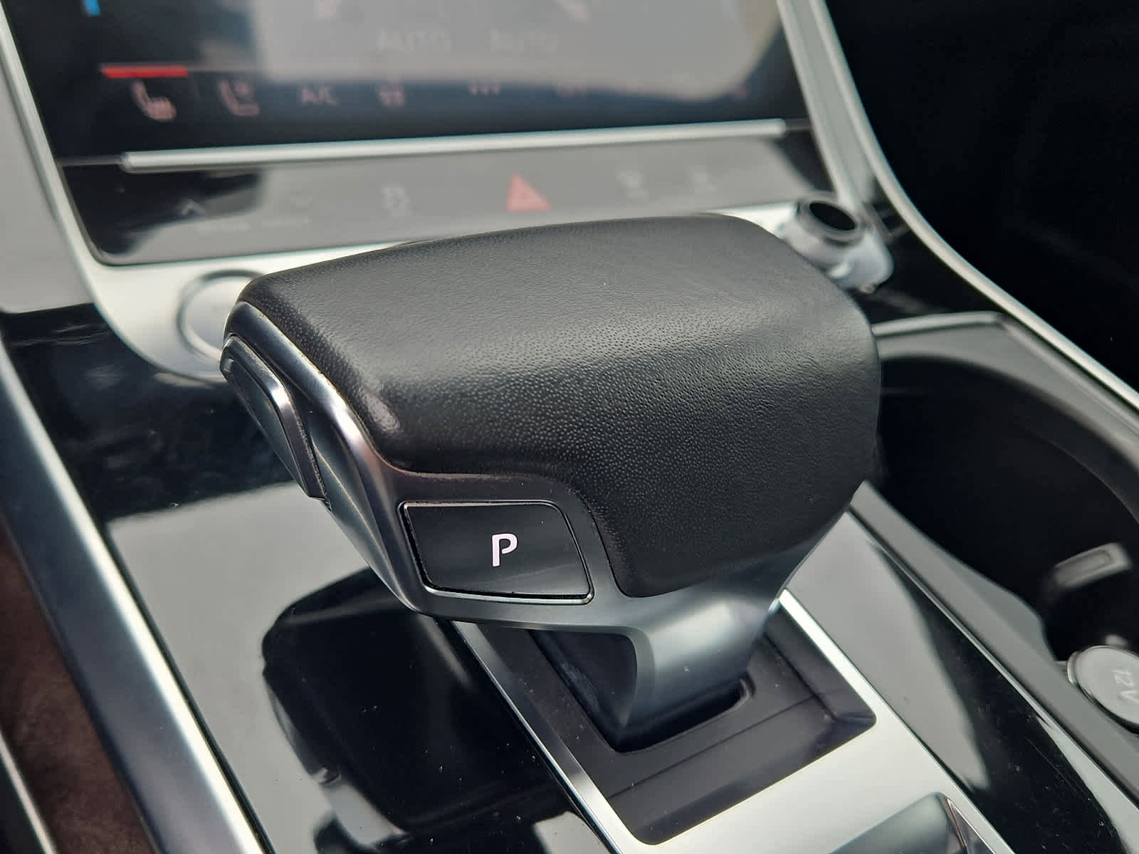 Used 2019 Audi Q8 Prestige image 17