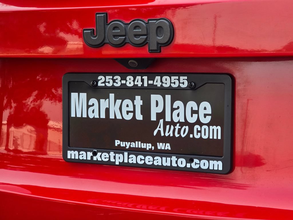 Used 2017 Jeep Renegade Trailhawk AWD/4WD image 17