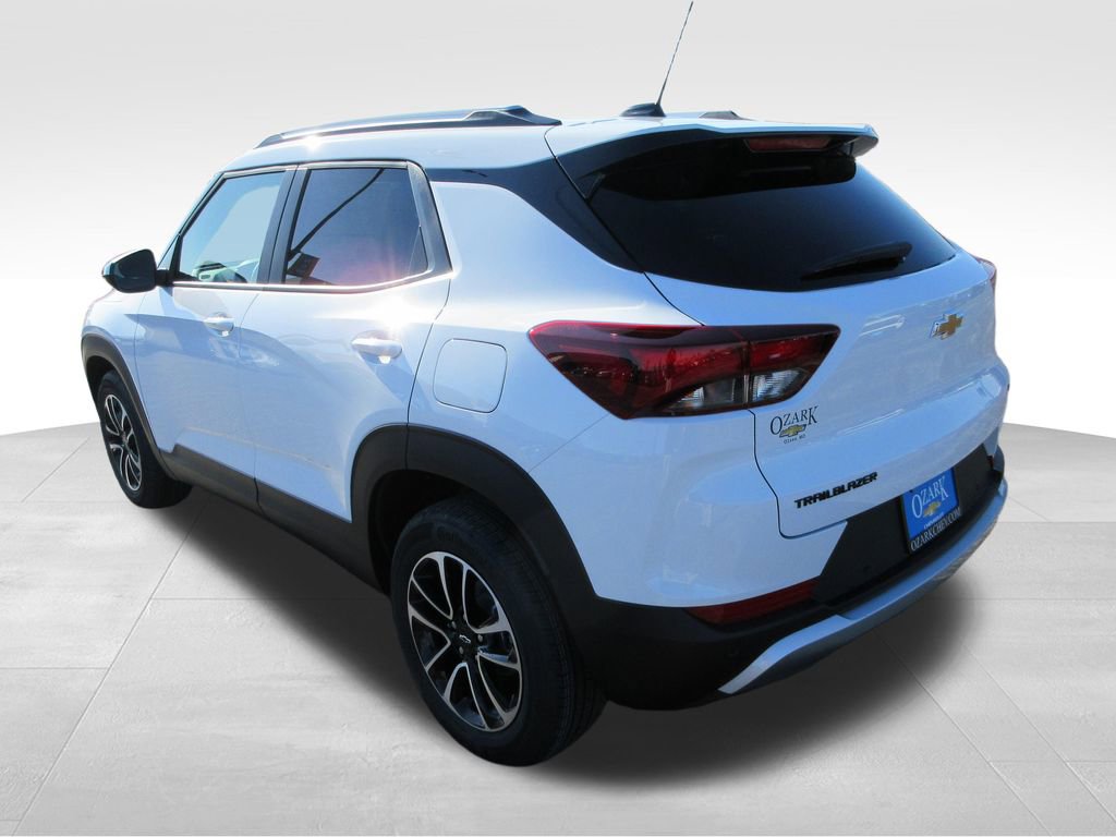 New 2026 Chevrolet TrailBlazer LT w/ LPO, Blackout Package FWD image 3