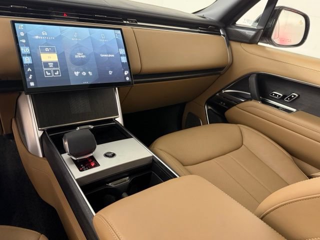 Certified 2025 Land Rover Range Rover Autobiography AWD/4WD image 23