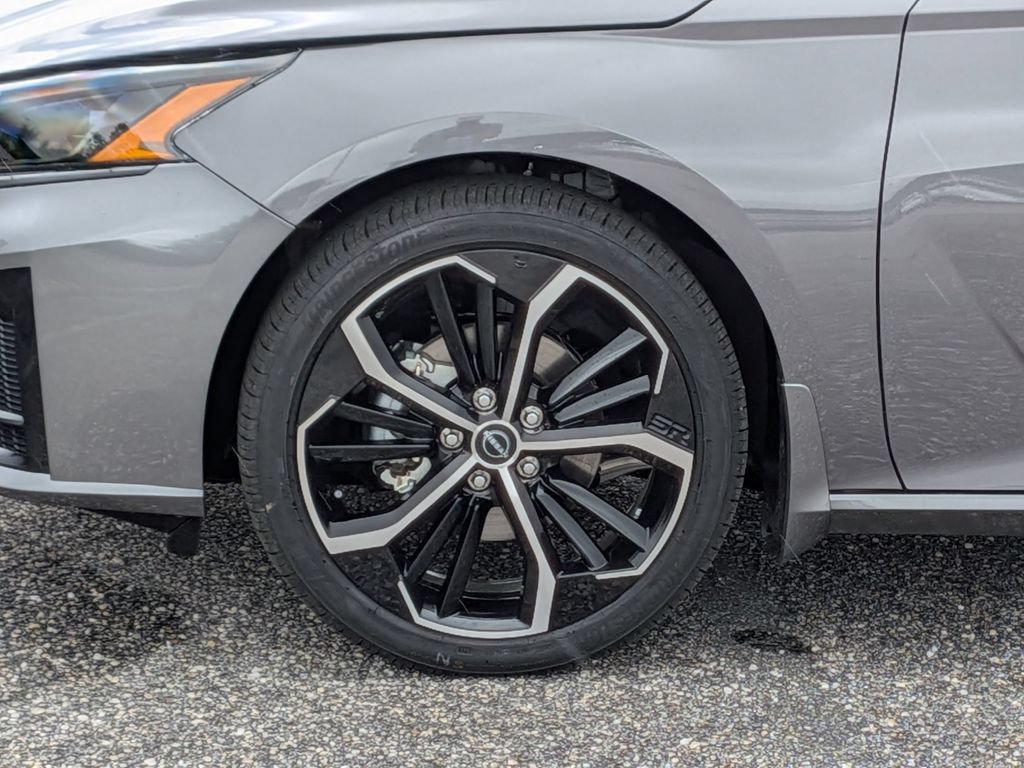 New 2026 Nissan Altima 2.5 SR w/ SR Premium Package FWD image 12